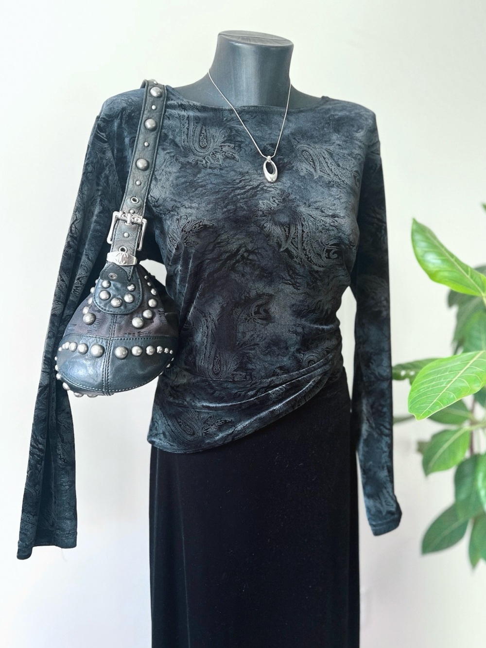 Vintage | Black Burnout Paisley Long Sleeve Top - Picture 3 of 6